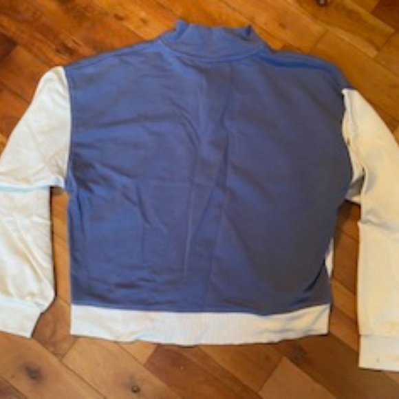 Champion Sweatshirt - Picture 4 of 4